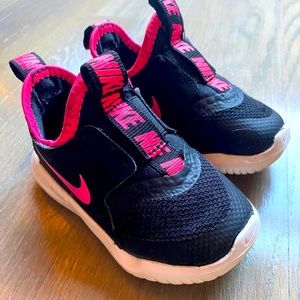 Baby girl Nike flex runner slip on